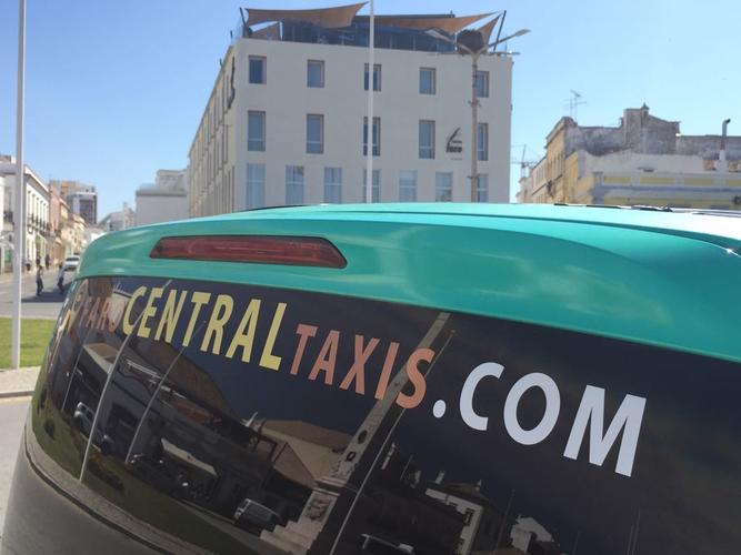 5 practical tips when traveling by taxi in the Algarve