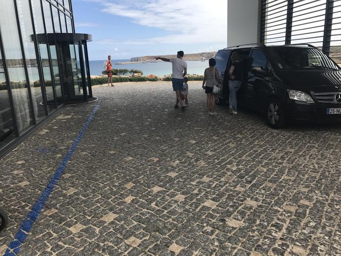 Transfers to and from Faro Airport in style